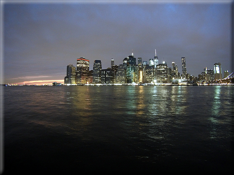 foto New York di notte